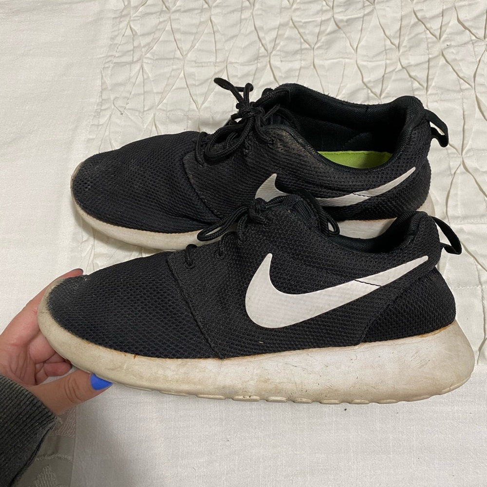 Nike Roche runs